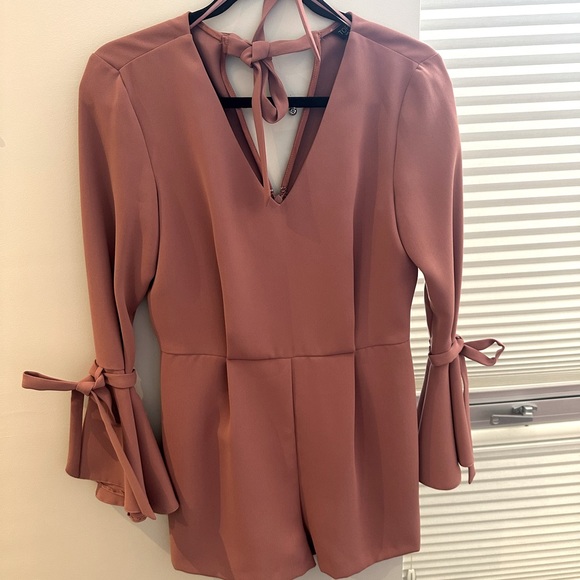 Top shop blush romper. Worn once. Amazing quality and a timeless look. - Picture 6 of 6